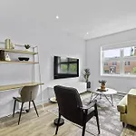 Stylish 2 Bedroom Haven By Jean Talon Market